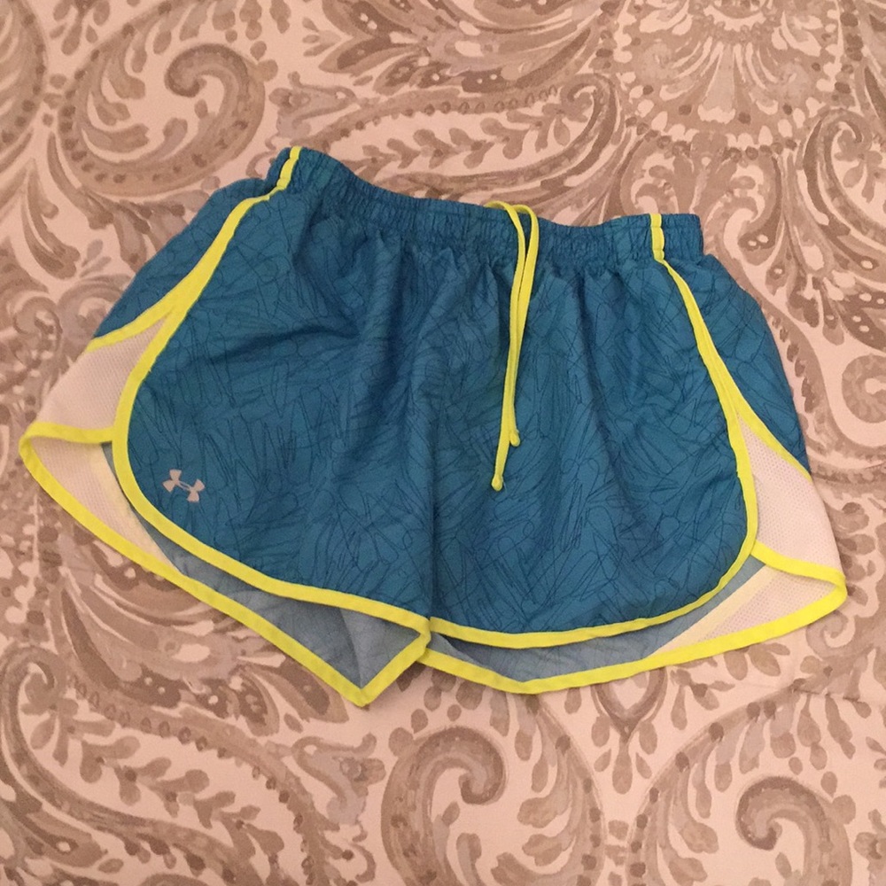 UA semi fitted athletic shorts